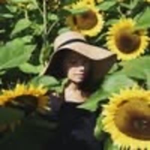 Meet your Posher, Lily